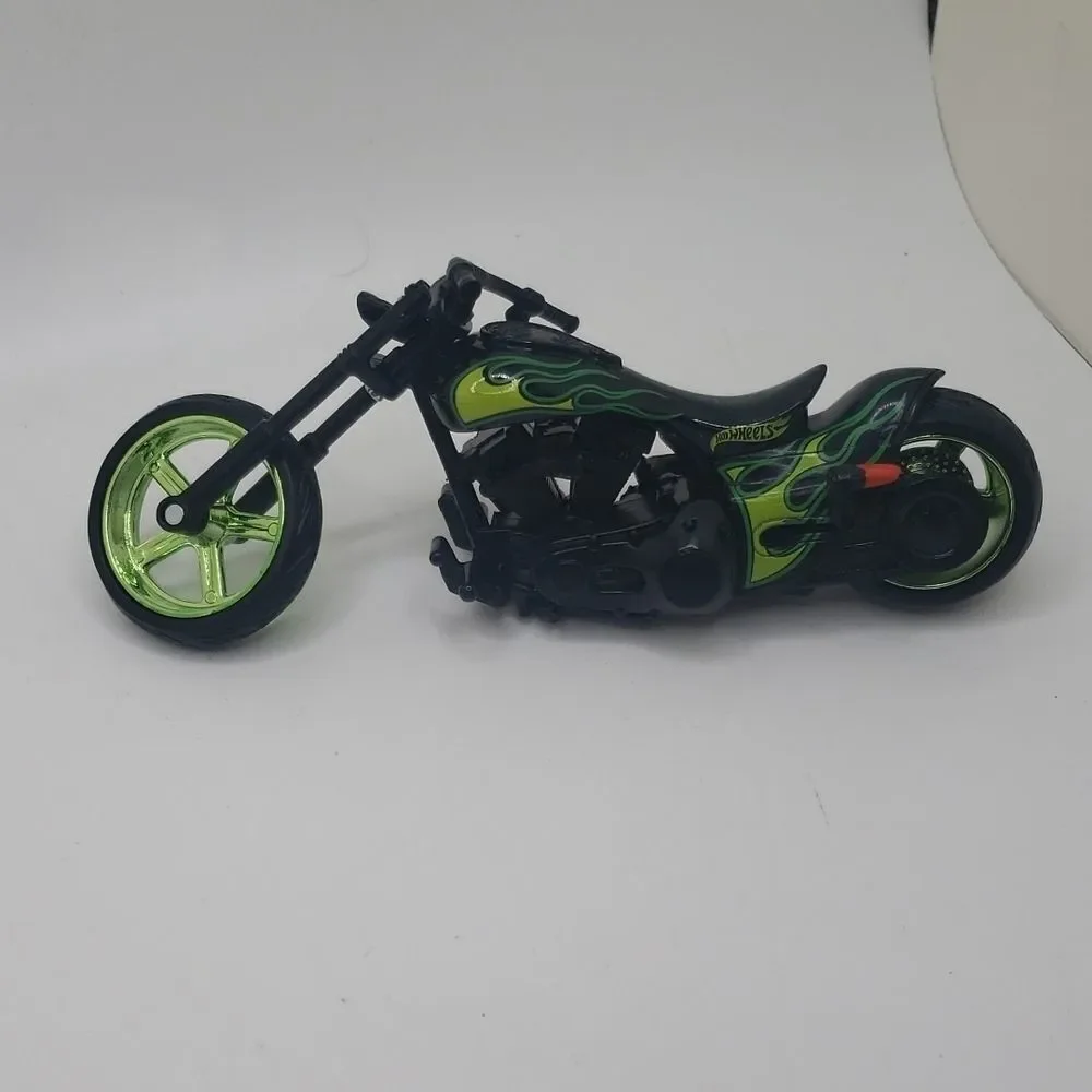 𝅺twin flame hot wheels motorcycle hotrod toy